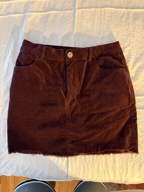 Women’s Foreve 21 Burgundy Mini Skirt Size Medium